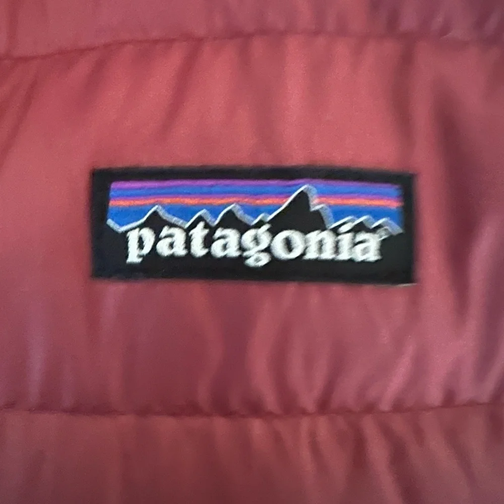 Patagonia - Reversible light down jacket. Two looks in one! - Picture 4 of 6